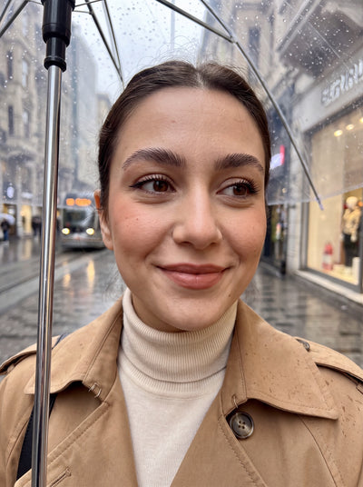 Yağmurlu Gün makyajı, Alix Avien