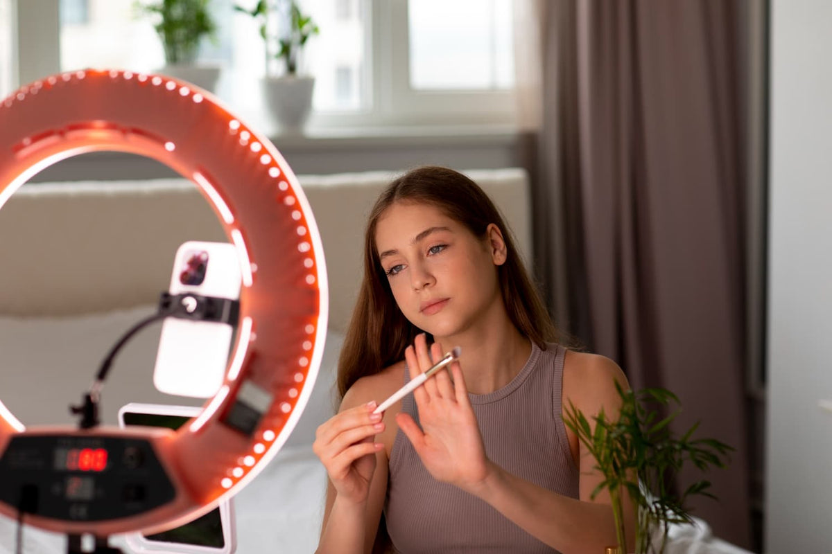 TikTok’ta Viral Olan Concealer Hileleri: Denemeye Değer mi, Yoksa Makyaj Felaketi mi — Alix Avien blog görseli