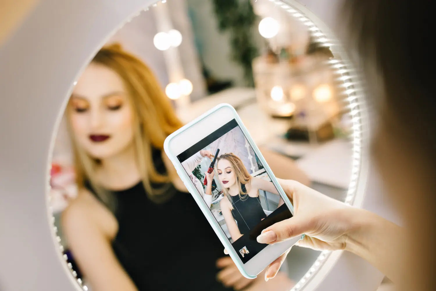 Makyajınız Fotoğraflarda Neden Gerçektekinden Farklı Görünüyor?