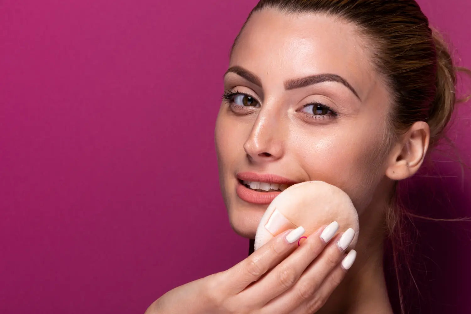 “Skin-Like” Makyaj Neden Bu Kadar Popüler?