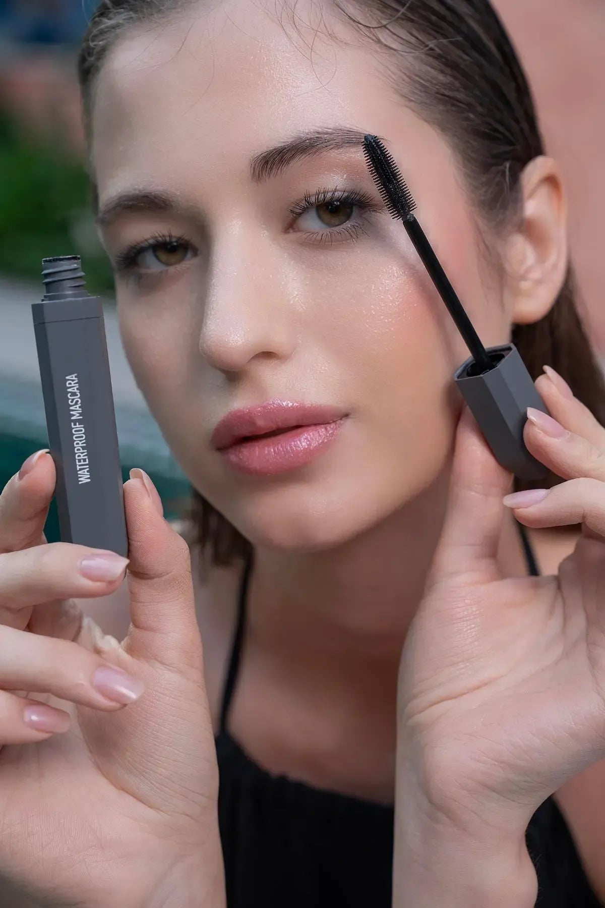 Suya Dayanaklı Yoğun Pigmentasyonlu Hacim Veren Doğal Kıvrımlı Siyah Maskara - Waterproof Mascara