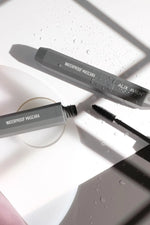 Suya Dayanaklı Yoğun Pigmentasyonlu Hacim Veren Doğal Kıvrımlı Siyah Maskara - Waterproof Mascara