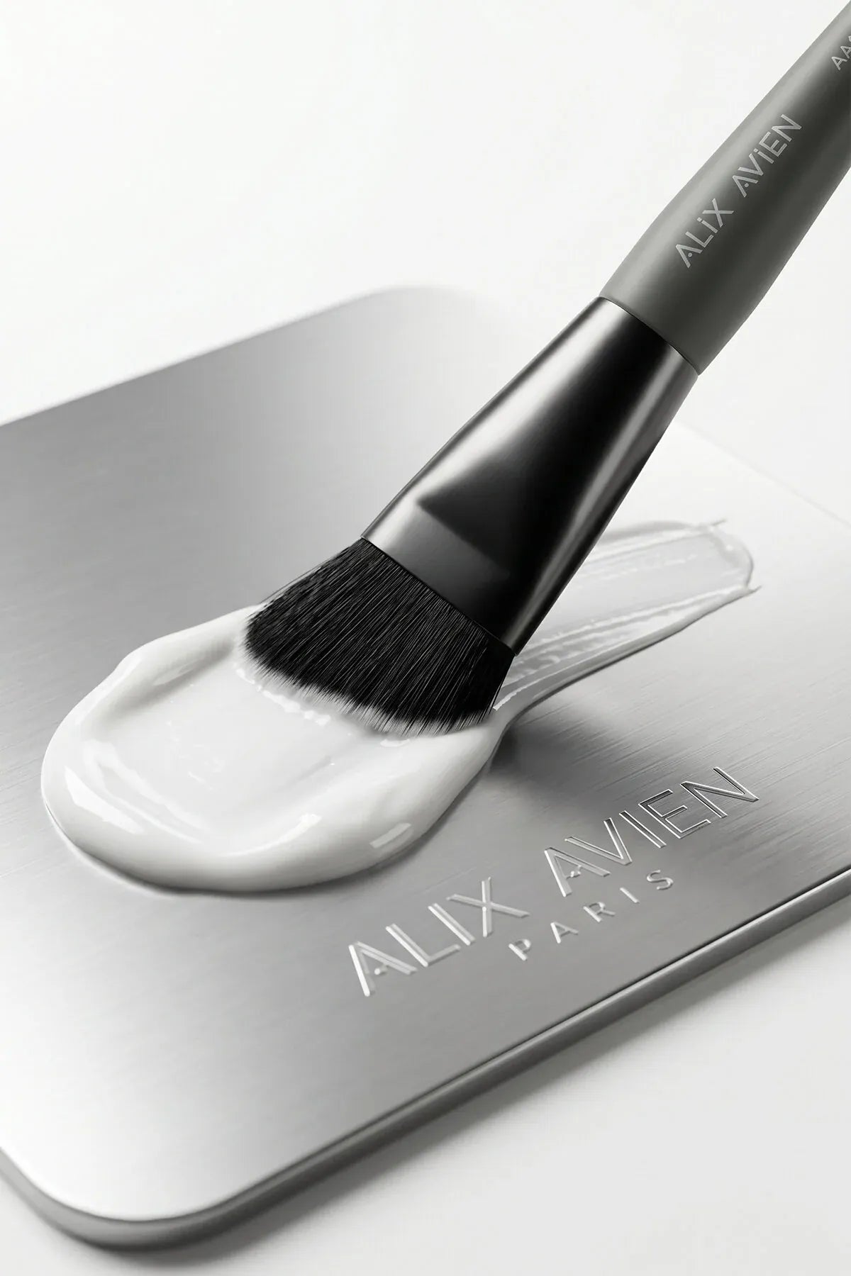 Flawless Base Brush - Krem Yapılı Fondöten ve Baz Uygulama Fırçası