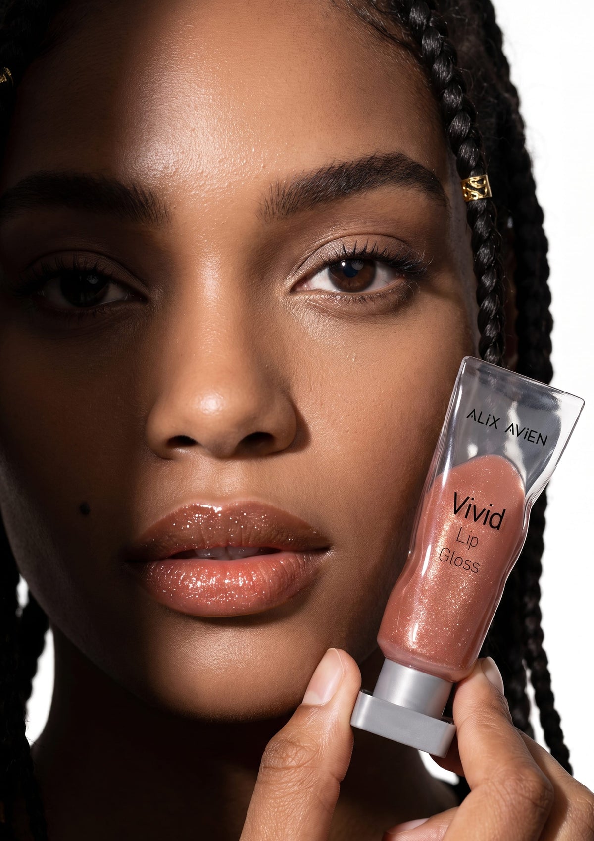 Vivid Lip Gloss | 5 Ton, Cam Gibi Parlak Bitiş
