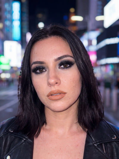 Smoky Eye makyajı, Alix Avien